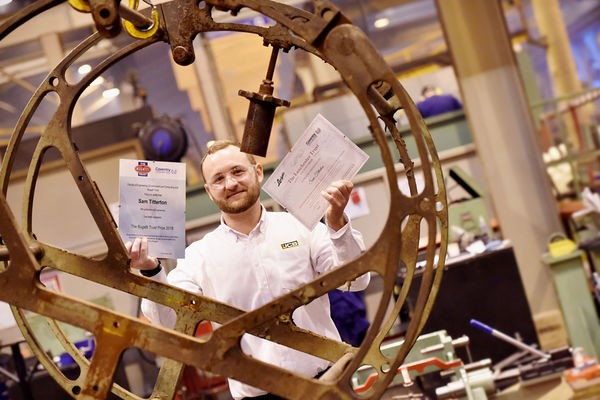 勵志人生：從焊工到英國考文垂大學優(yōu)秀畢業(yè)生